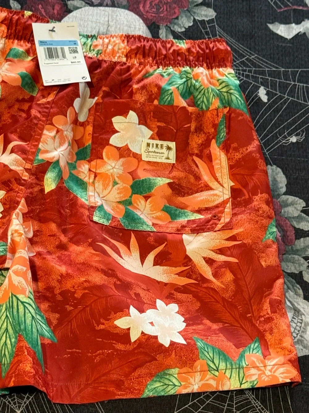 NWT NIKE MENS HAWAIIAN FLOWER SWIM TRUNKS SWIMSUIT SZ MEDIUM
